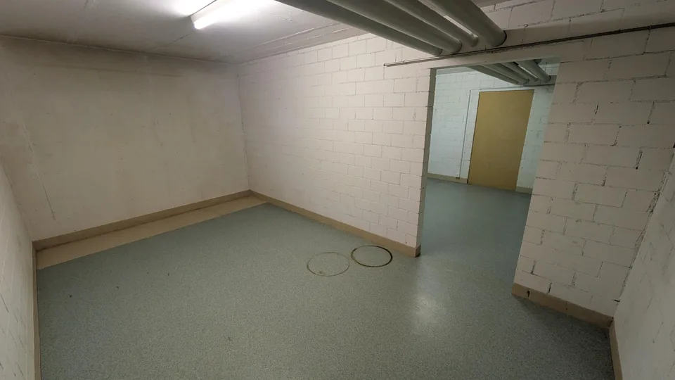 74.0m2 Storage Room Fehraltorf - Haldenstrasse 4