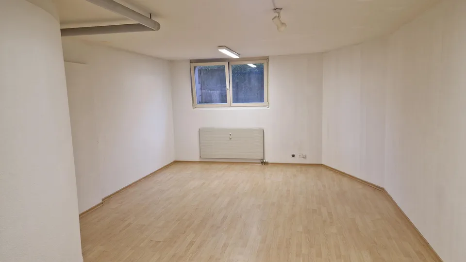 Bastelraum an ruhiger Lage