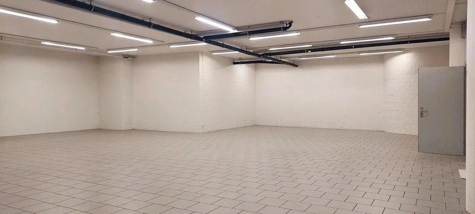 Espace de stockage avec rampe d'accès de 175m2