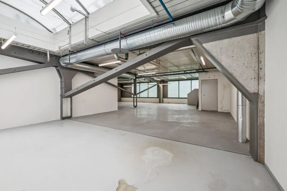 Espace de stockage de 164 m² dans un emplacement central - Près de la gare de Bâle SBB