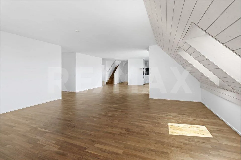 Appartamento duplex di 6 ½ stanze con vista sulle montagne - Vita familiare vicino al Türlersee