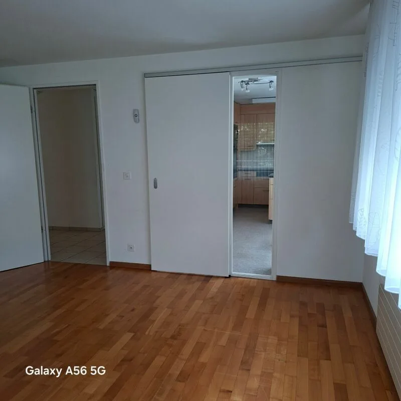 Appartamento di 3,5 locali con balcone e EHP incluso in posizione centrale