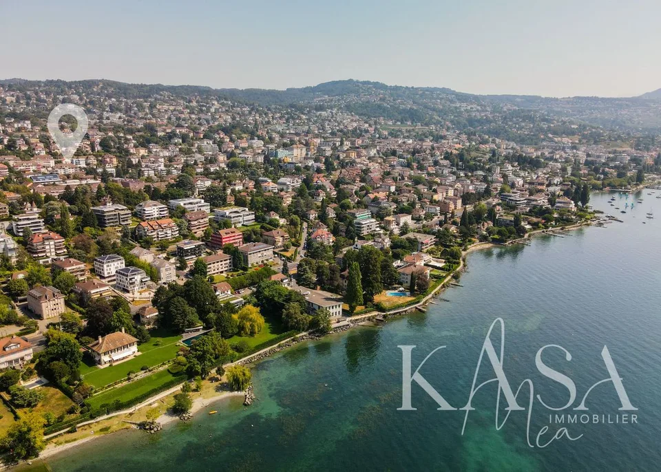 Wohnung im Dachgeschoss mit Seeblick renoviert