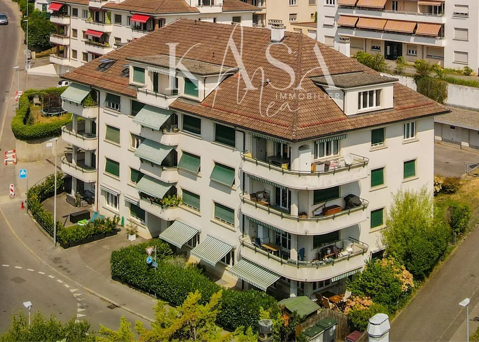 Wohnung im Dachgeschoss mit Seeblick renoviert