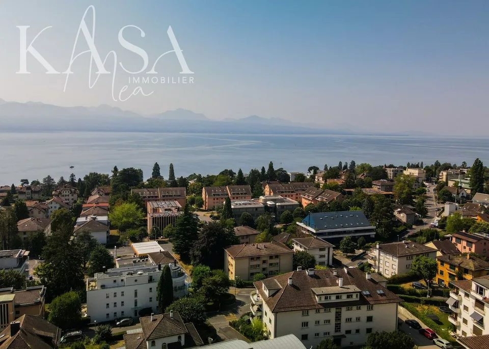 Wohnung im Dachgeschoss mit Seeblick renoviert