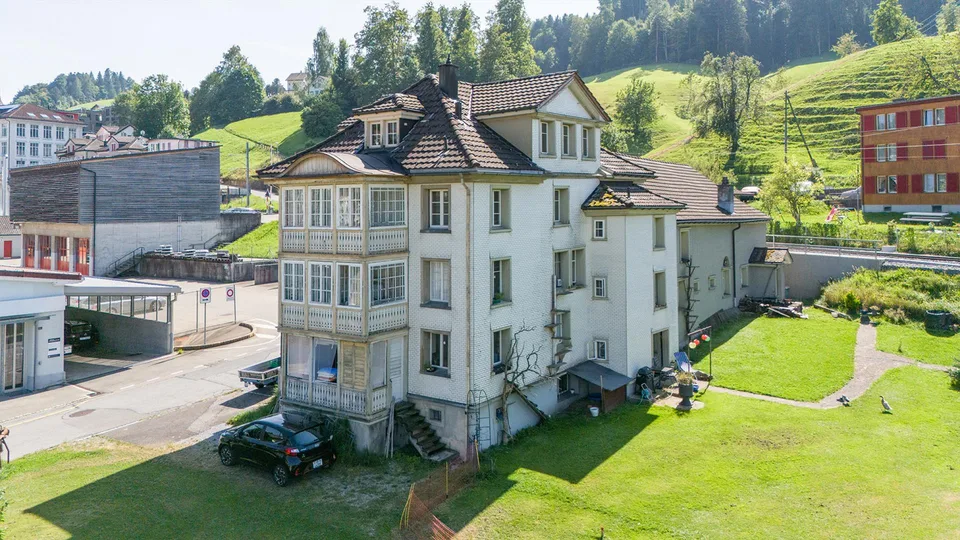 Casa plurifamiliare con potenziale di sviluppo