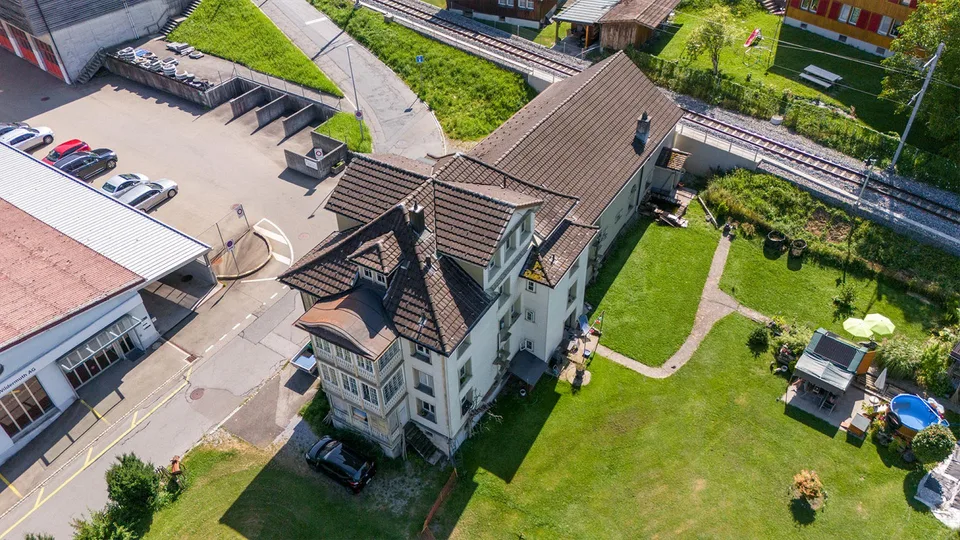 Casa plurifamiliare con potenziale di sviluppo
