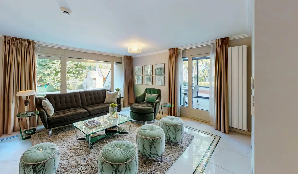 Exceptional attic duplex with panoramic terraces and private park.
