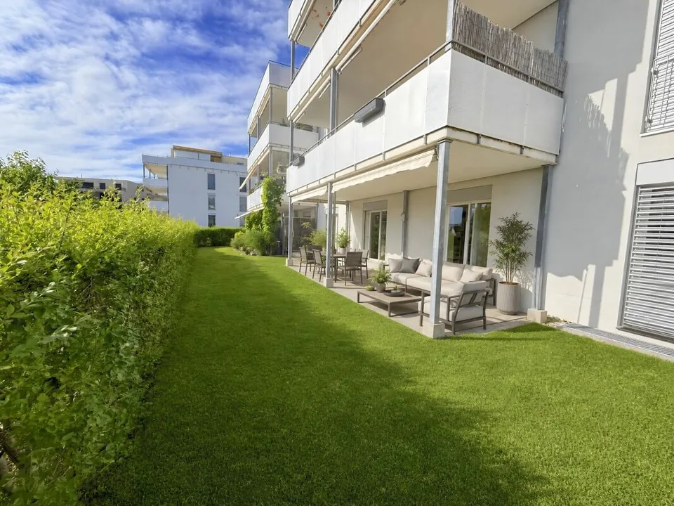 LICHTDRUCHFLUETETE GARTENWOHNUNG - SOFORT BEZUGSBEREIT