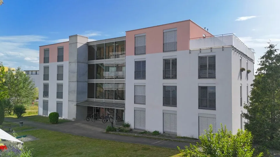 LICHTDRUCHFLUETETE GARTENWOHNUNG - SOFORT BEZUGSBEREIT