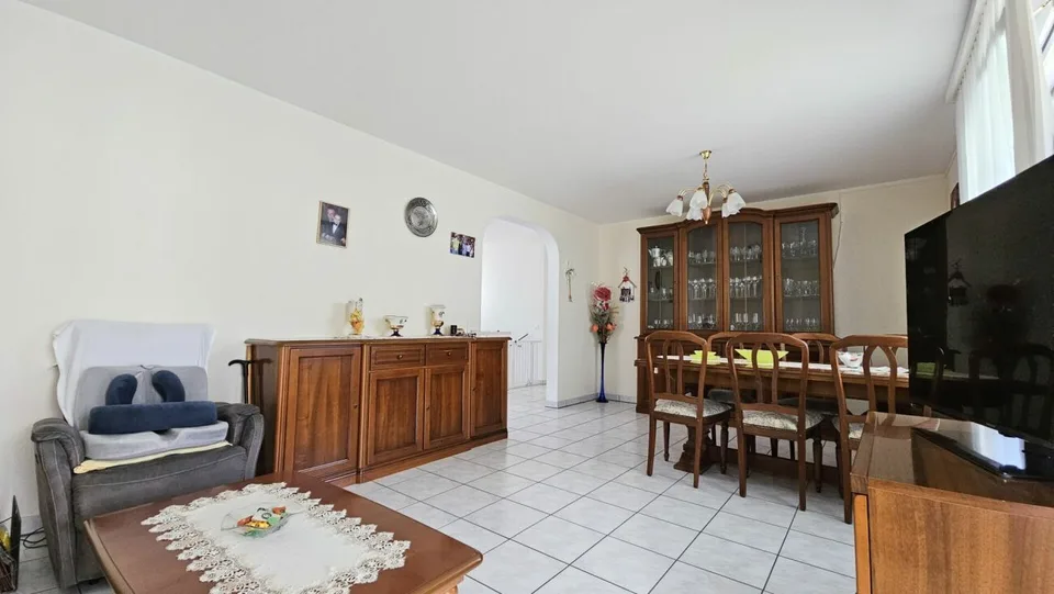 APARTMENT IN ARBEDO WITH LARGE GARDEN