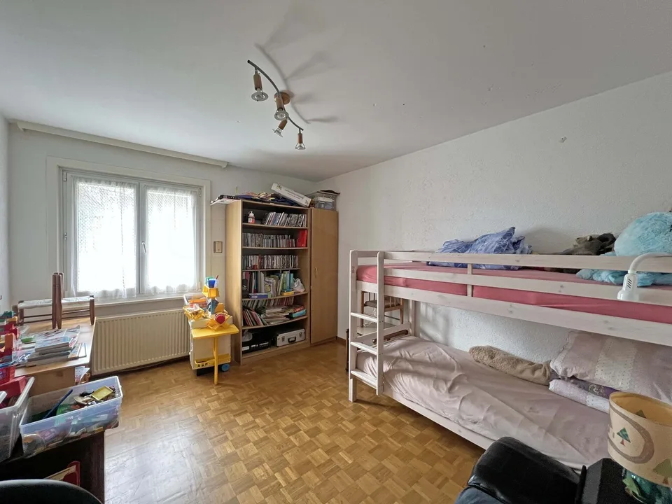 Villa mit Möglichkeit, 2 unabhängige Wohnungen zu schaffen
