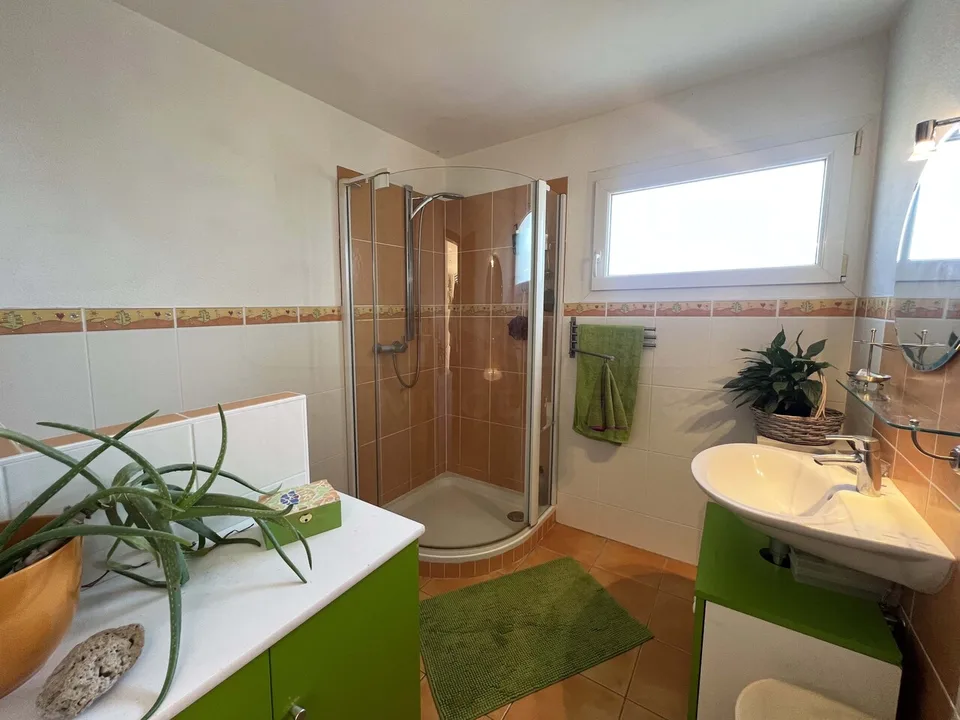 Villa individuelle de 5 pièces dans un écrin de verdure