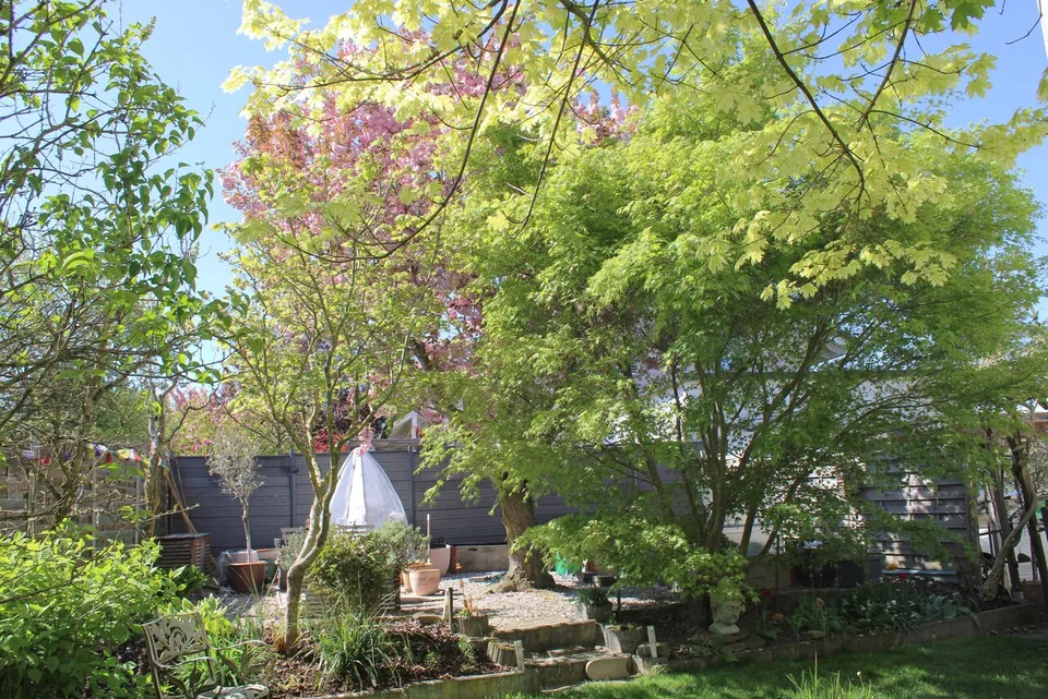 Villa individuelle de 5 pièces dans un écrin de verdure