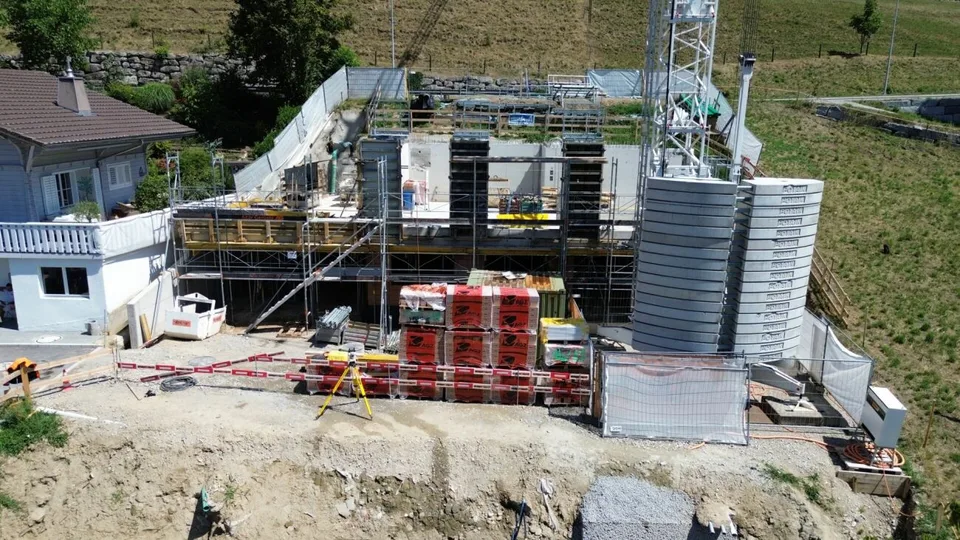 TOP Neubau - Renditeobjekt oder Generationenhaus: Modernes 2-Familienhaus in idyllischer Landschaft.