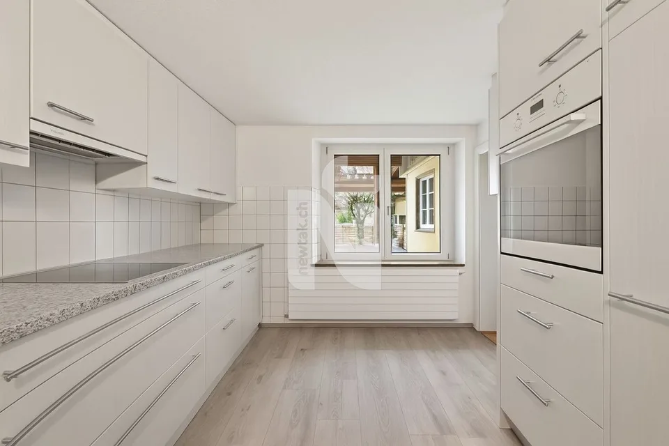 Bauernhaus mit Garten, Parkplätzen und grosser Ausbaureserve - ideal als Generationenhaus
