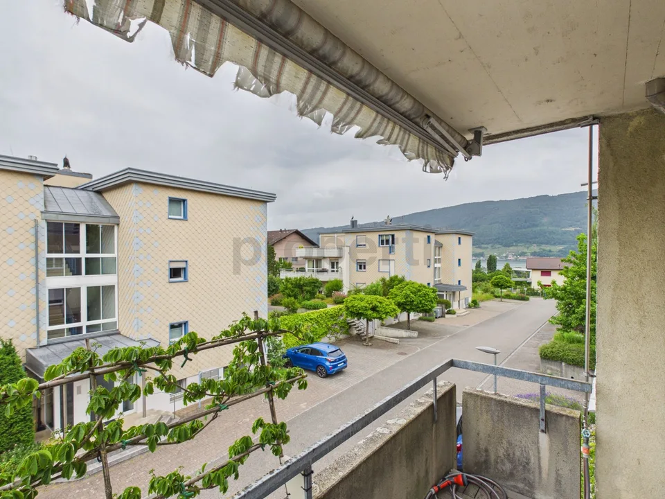 Modernes 2.5-Zimmer-Apartment mit Balkon, Sutz-Lattrigen