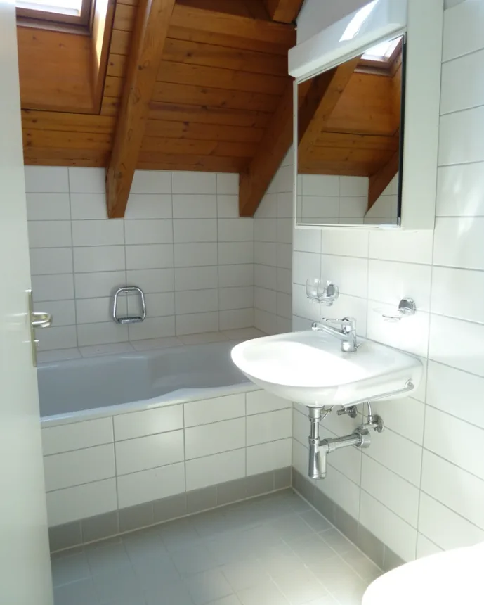 Maisonette ensoleillée, balcon ensoleillé et chauffage au sol efficace