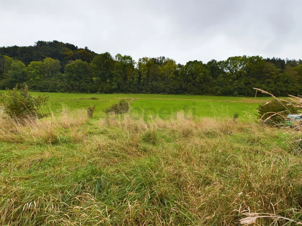 Terreno edificabile versatile in zona mista M2 648 m² per abitazione &amp; commercio a Riedtwil