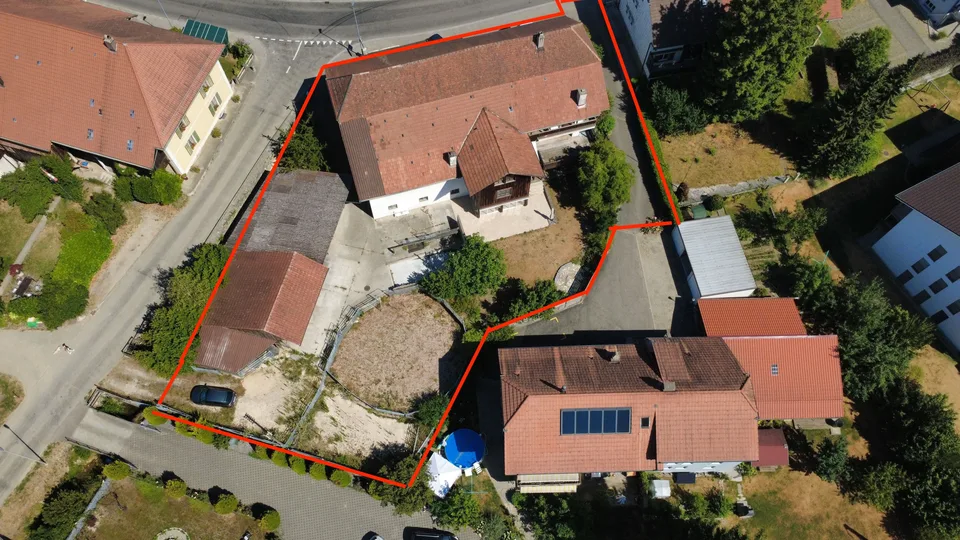 Historisches 8.5-Zimmer-Bauernhaus mit Charme, Pferdestall und grossem Garten in Attiswil