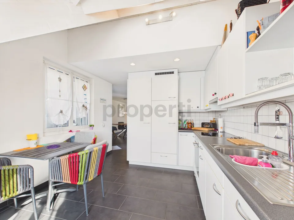 Elegante Maisonette-Wohnung mit modernem Wohnkomfort in Weiach
