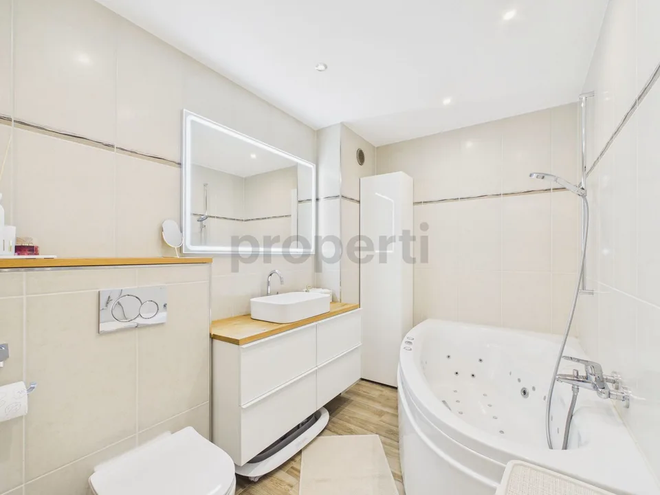 Family-friendly home, stylishly renovated