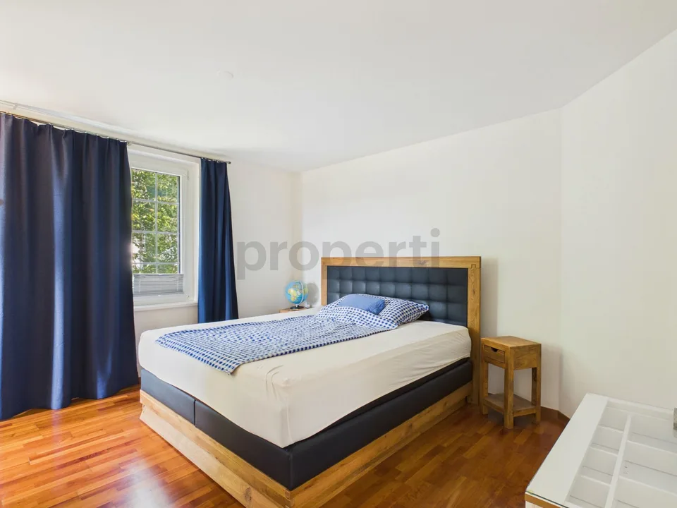 Appartement de rêve 4.5 pièces avec jardin d'hiver, terrasse et vue panoramique à Fläsch