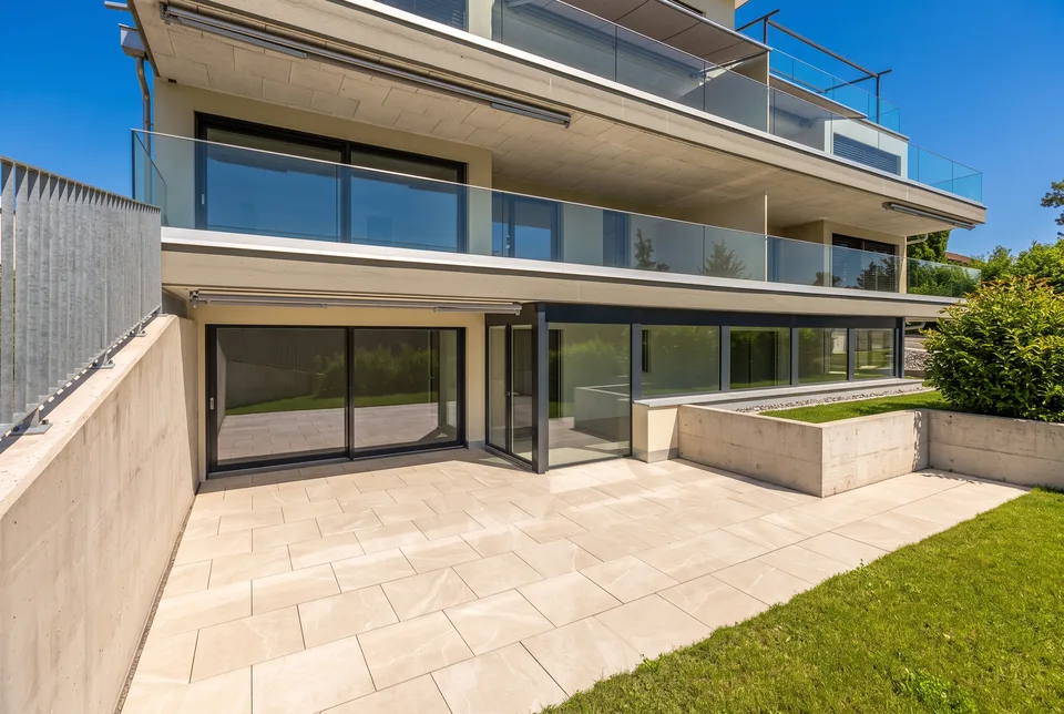 Appartement de jardin exclusif : avec serre, salle de bricolage, Minergie, îlot de cuisine