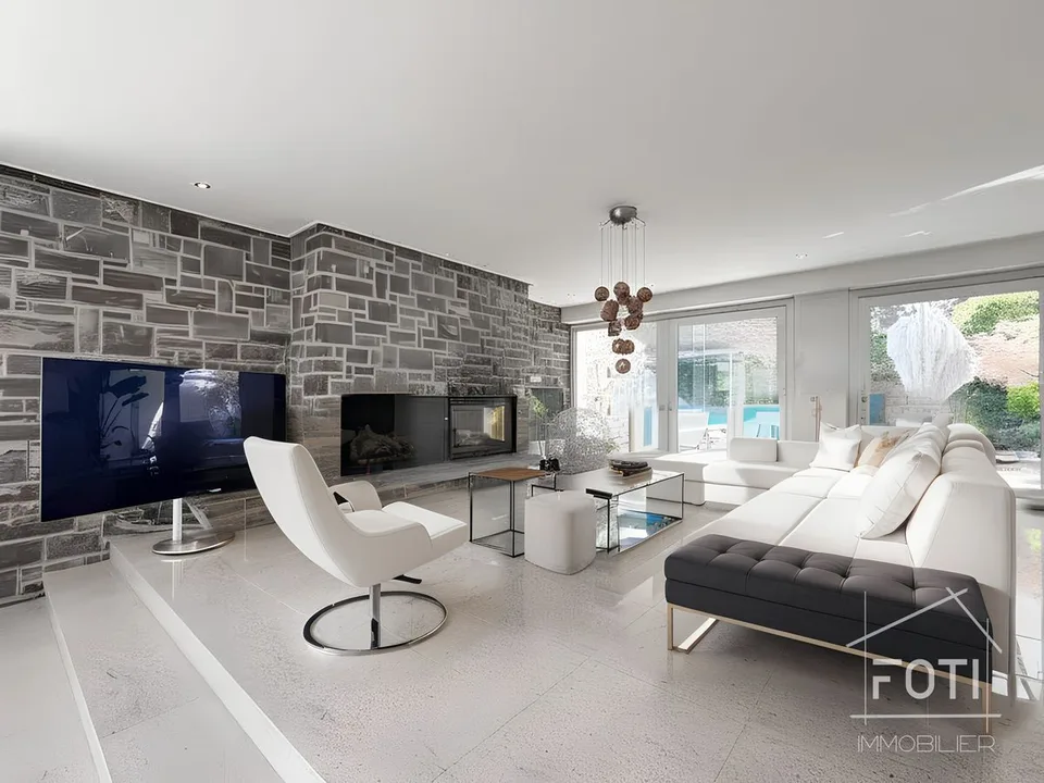 Superb high-end duplex with 5.5 rooms, garden, and private pool.