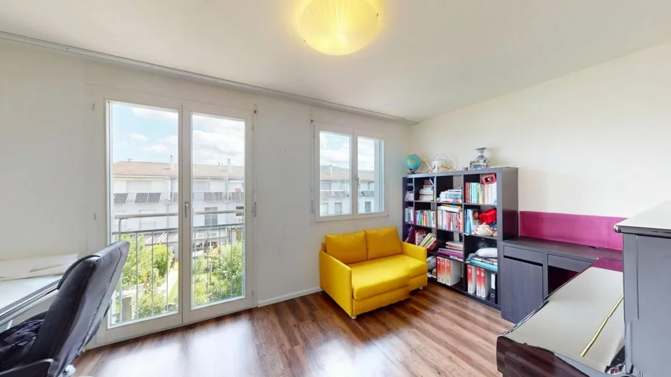 5.5-Zimmer-Reiheneinfamilienhaus mit Wintergarten, Terrasse und gepflegtem Garten im Reinacherhof