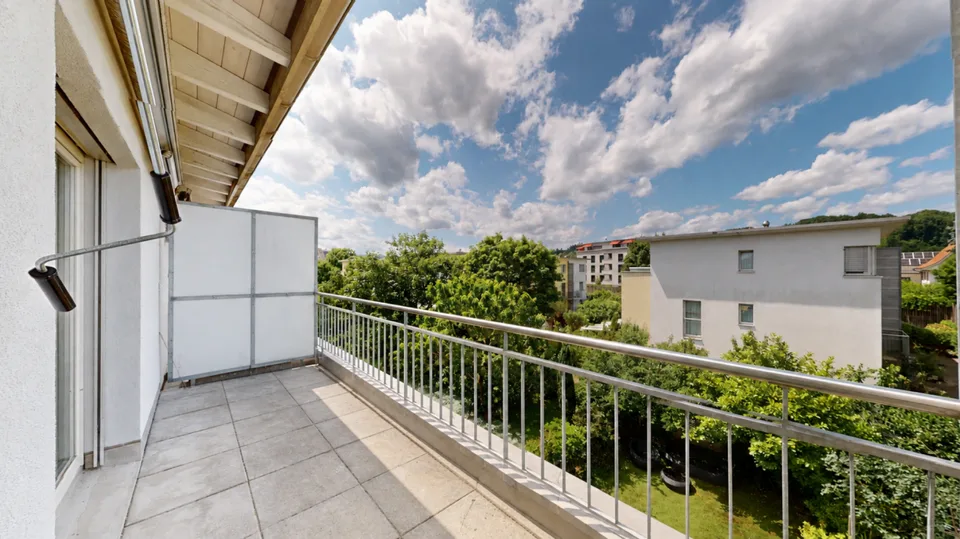 5.5-Zimmer-Reiheneinfamilienhaus mit Wintergarten, Terrasse und gepflegtem Garten im Reinacherhof
