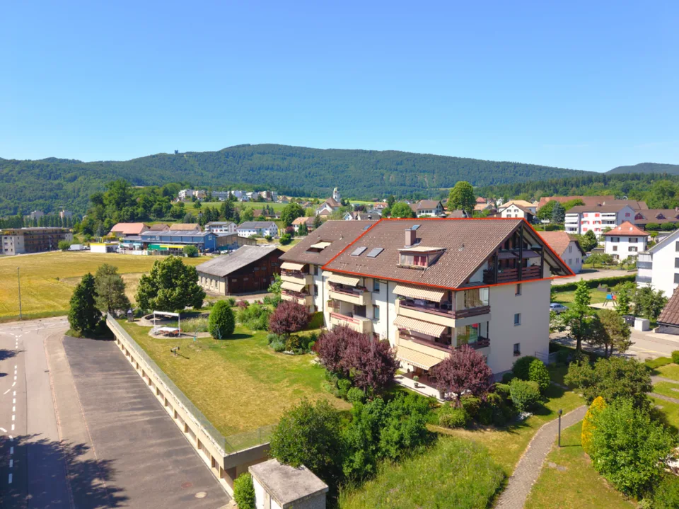 Appartamento mansardato di 4,5 locali luminoso con carattere loft a Winznau