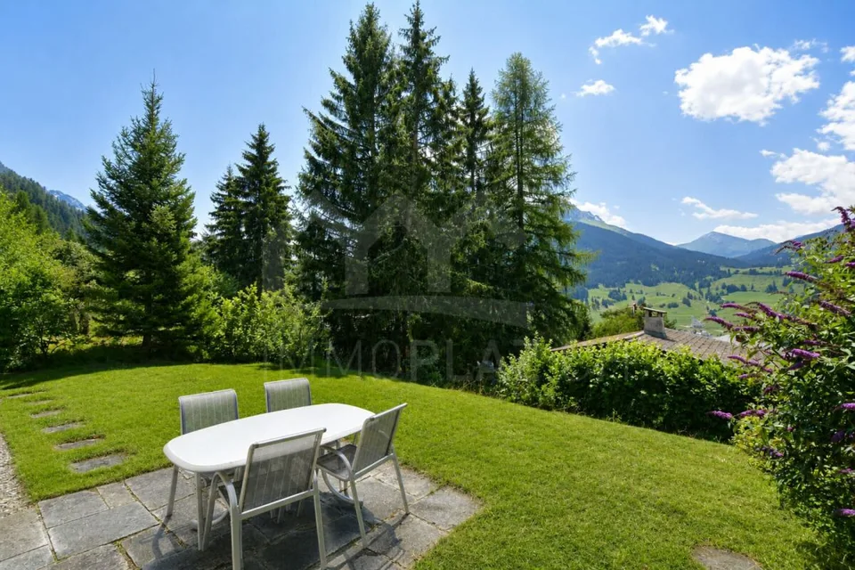 Heimeliges Ferienhaus an ruhiger Südhanglage in Savognin