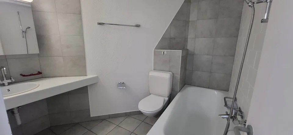Charmante 3-Zimmerwohnung, Hochparterre rechts, an der Schüss