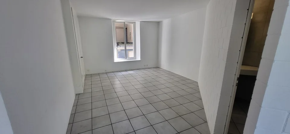 Charmante 3-Zimmerwohnung, Hochparterre rechts, an der Schüss