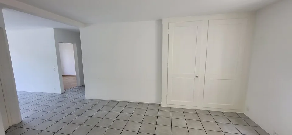 Charmante 3-Zimmerwohnung, Hochparterre rechts, an der Schüss