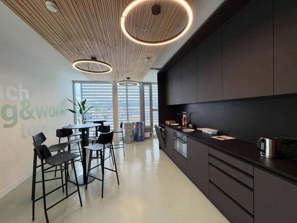 Representative Office Space in Prime Location in Dietlikon