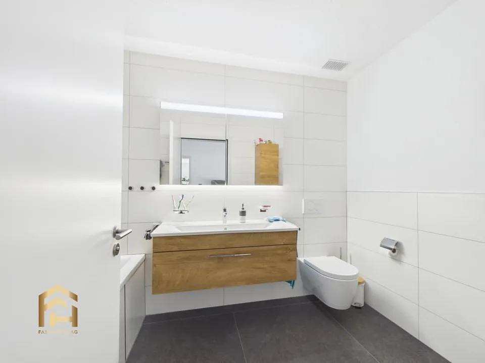 Spacious 5.5 Terrace Apartment with Free View over the Rhone Valley