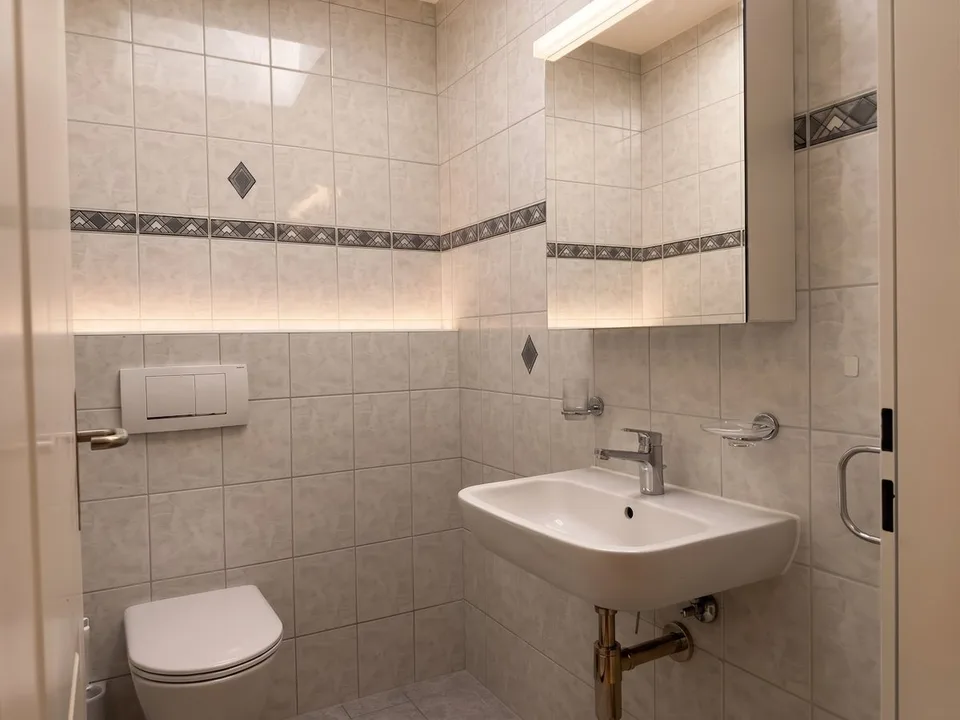 Geräumige 4.5-Zimmer-Dachwohnung mit lichtdurchflutetem Ambiente in Frenkendorf - ideal für Familien oder WG
