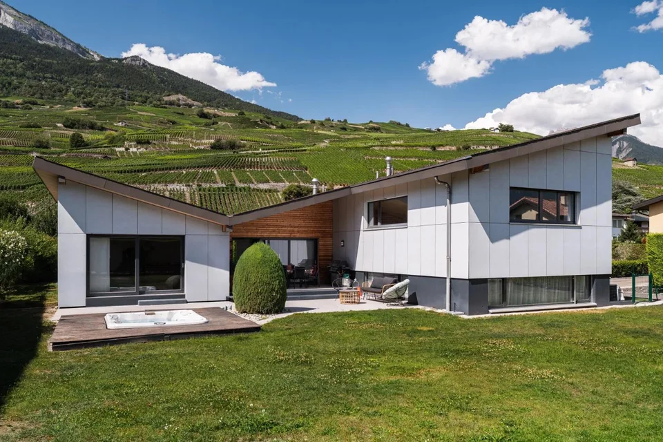 Detached 7.5-Room Villa with Stunning Views of the Haut de Cry