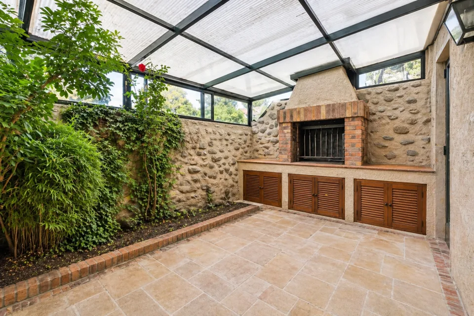 Charming historic village house with generous volumes