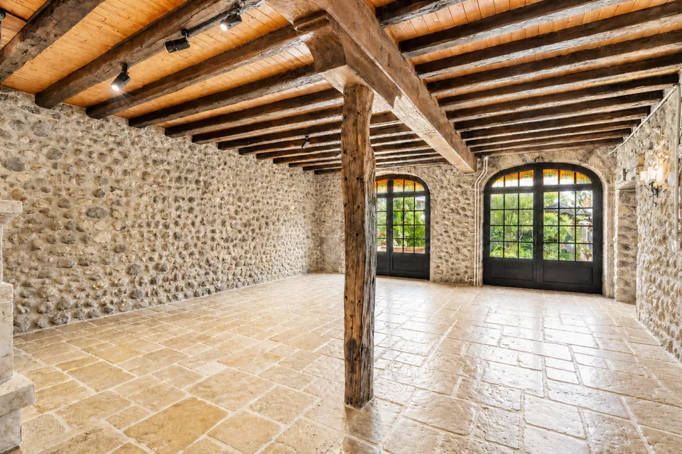 Charming historic village house with generous volumes