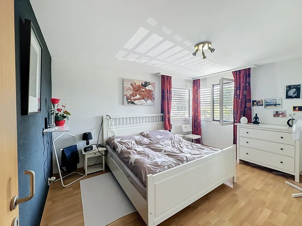 5,5-Zimmer-Wohnung in PPE, 1. Stock mit Balkon