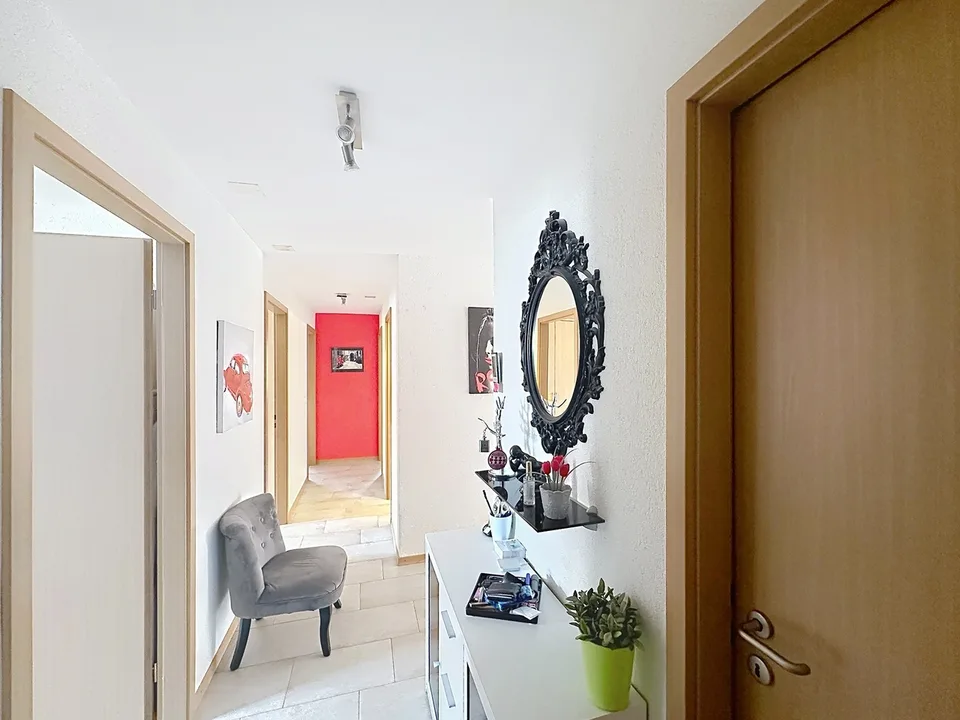 5,5-Zimmer-Wohnung in PPE, 1. Stock mit Balkon