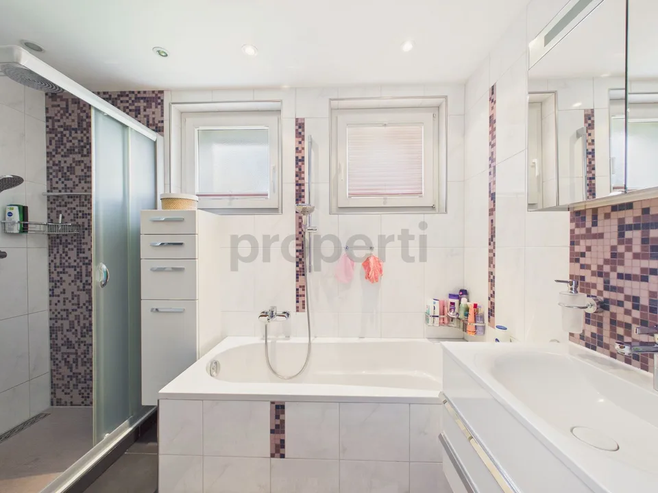 Ampia casa unifamiliare di 7,5 stanze con balcone – foto 11 di 27