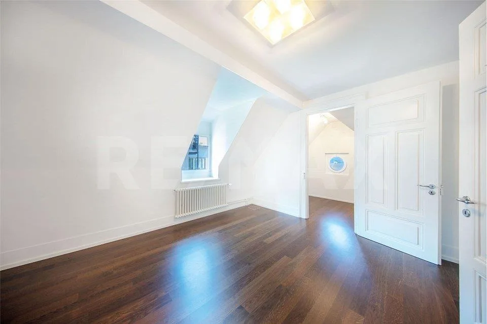 Charmante 3.5-Zimmer-Dachwohnung (keine Weitervermietung möglich) im Schlössli in Vitznau