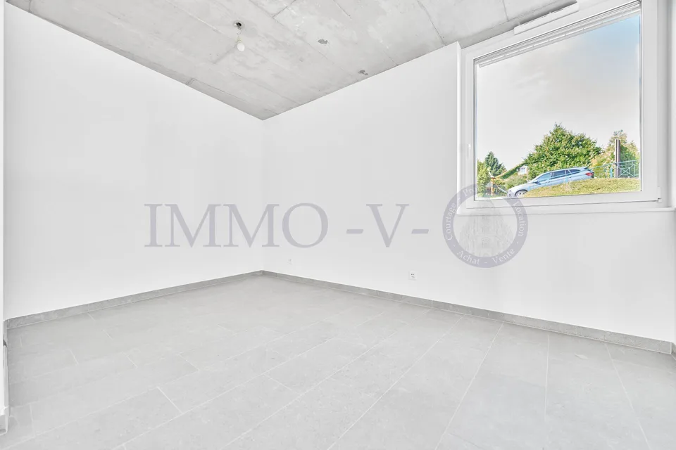 NUOVO E CONTEMPORANEO DI ALTO LIVELLO CON BALCONE-TERRAZZA