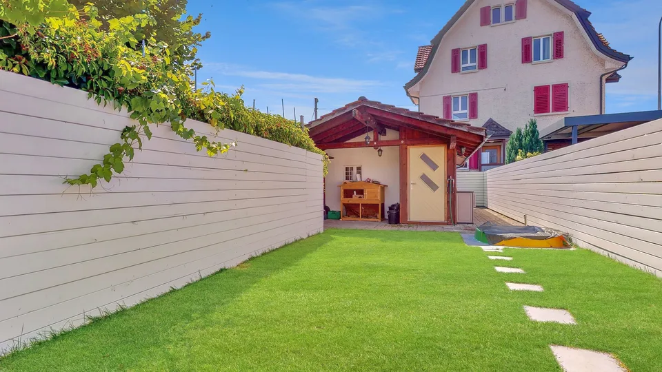 Charmante maison de ville 5.5 pièces à Niederuzwil - Votre nouveau bonheur familial !