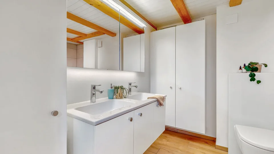 Charmante maison de ville 5.5 pièces à Niederuzwil - Votre nouveau bonheur familial !