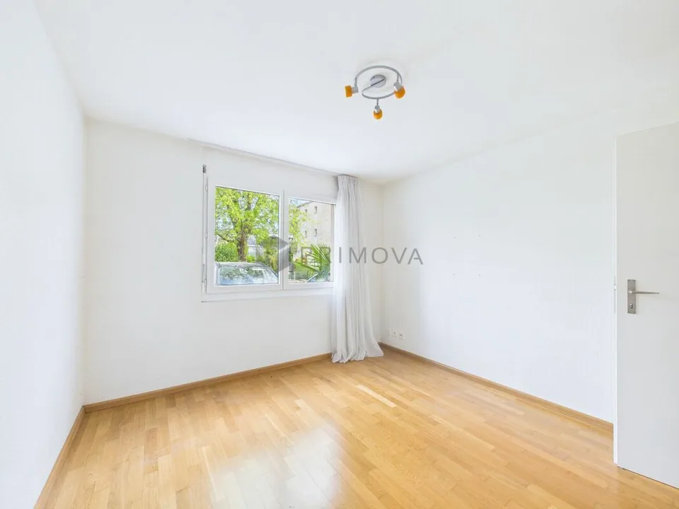 Appartamento tranquillo con area salotto, terrazza e stanza hobby
